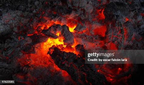  Under the Volcano - A Mexican Masterpiece Exploding with Existential Dread and Volcanic Passion!